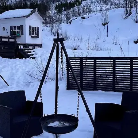 Arctic With Outdoor Jacuzzi 公寓