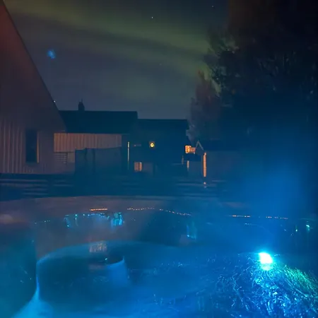 Arctic With Outdoor Jacuzzi شقة Tomasjorda