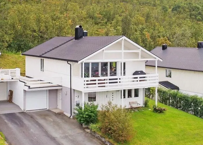 Arctic With Outdoor Jacuzzi *