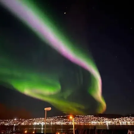 Arctic With Outdoor Jacuzzi *